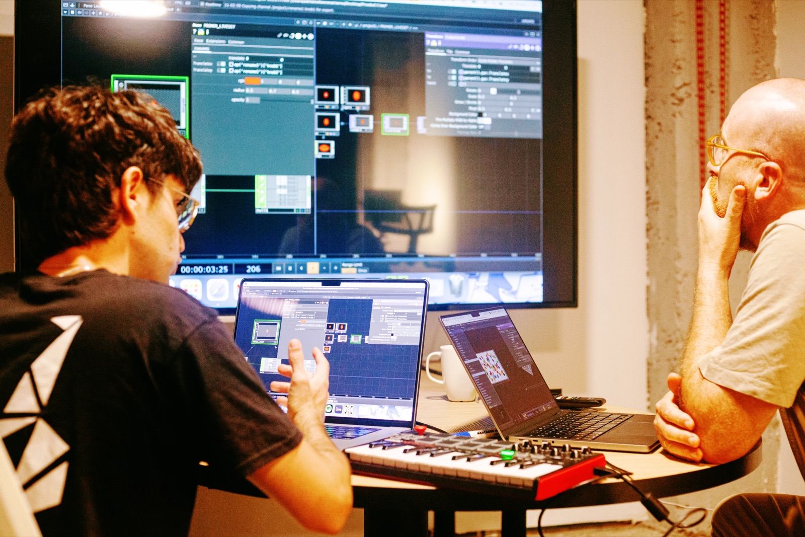 Sesión de trabajo con inteligencia artificial en Neurona Center, Málaga