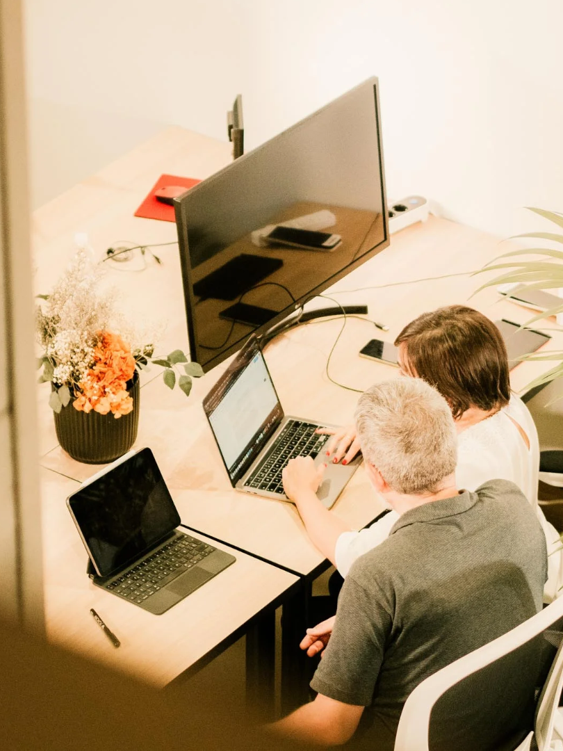 Trabajo con inteligencia artificial sobre un caso real de empresa en Neurona Center, Málaga